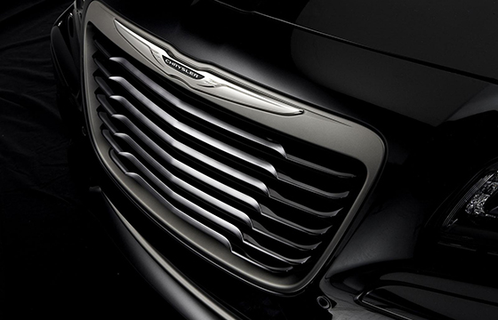 Chrysler 300C John Varvatos Limited Edition 2014 - parrilla