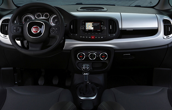 Fiat 500L Beats Edition - interior